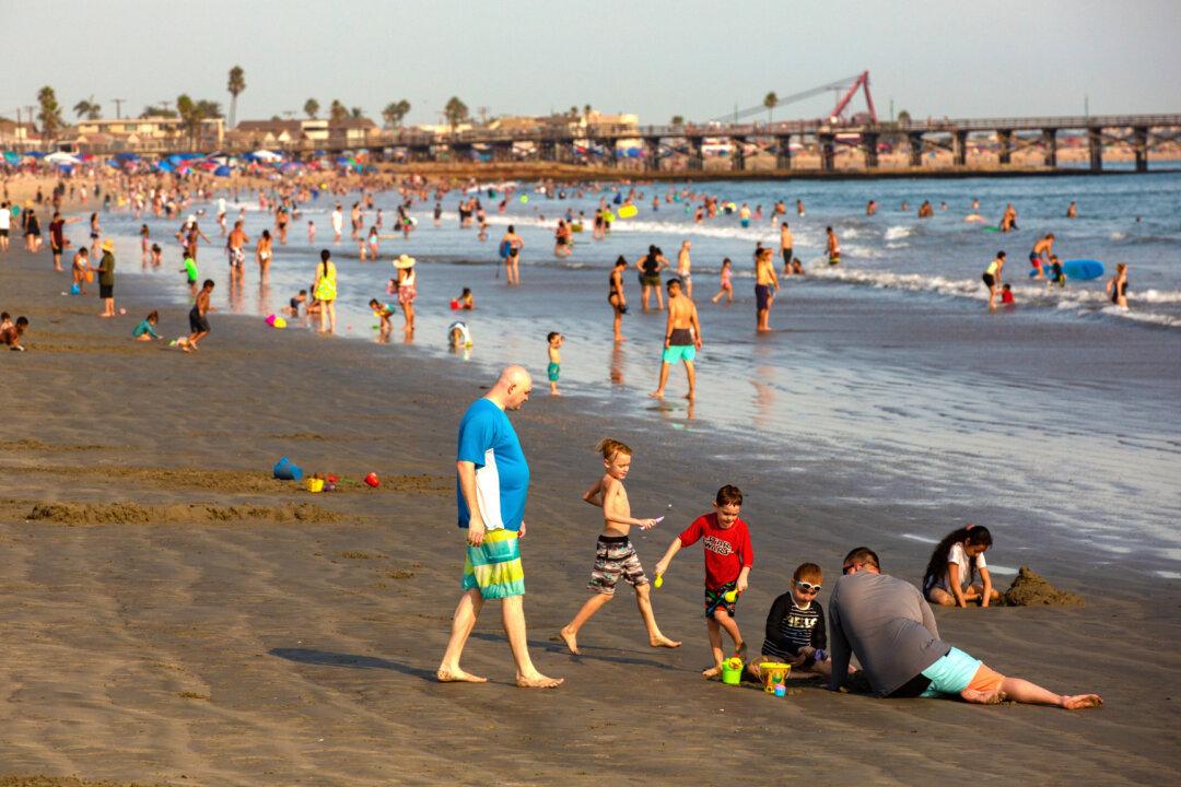 Annual Coastal Cleanup Day Becomes Monthlong Event in OC