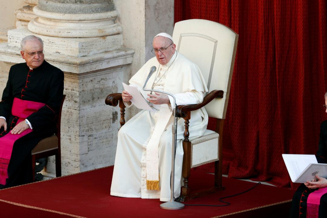 Vatican Weighs China Deal, Raising Concerns of Siding With Communist System