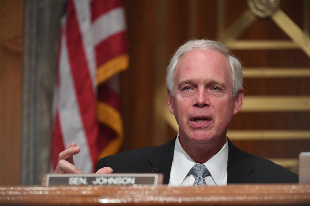 Senate Panel Authorizes Subpoenas for 40 in Crossfire Hurricane Probe