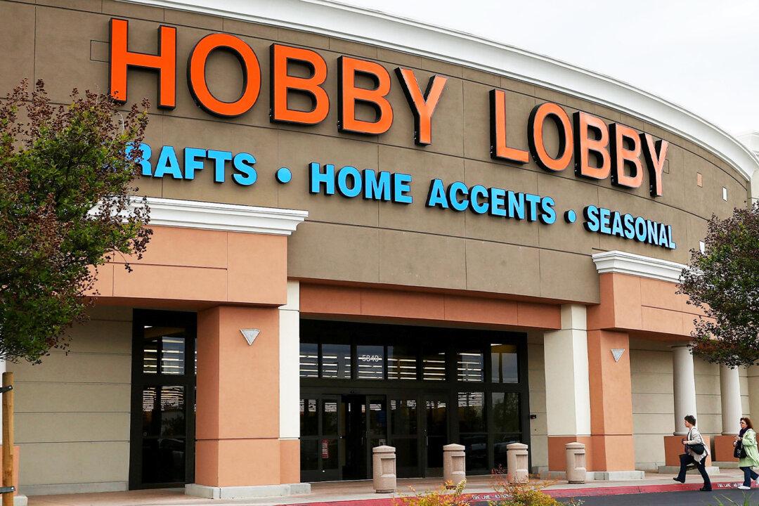 Hobby Lobby Raises Minimum Wage to $17 per Hour for Full-Timers Amidst ‘Challenging’ Year