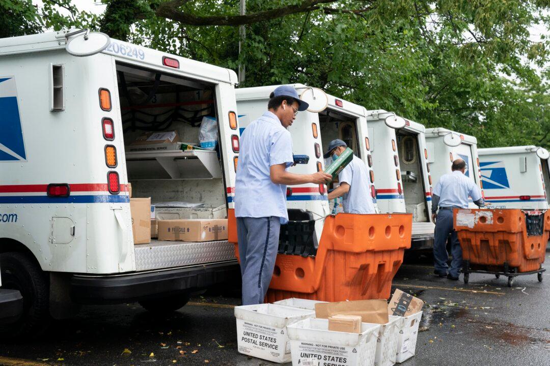 Federal Judge Temporarily Blocks Postal Service Changes