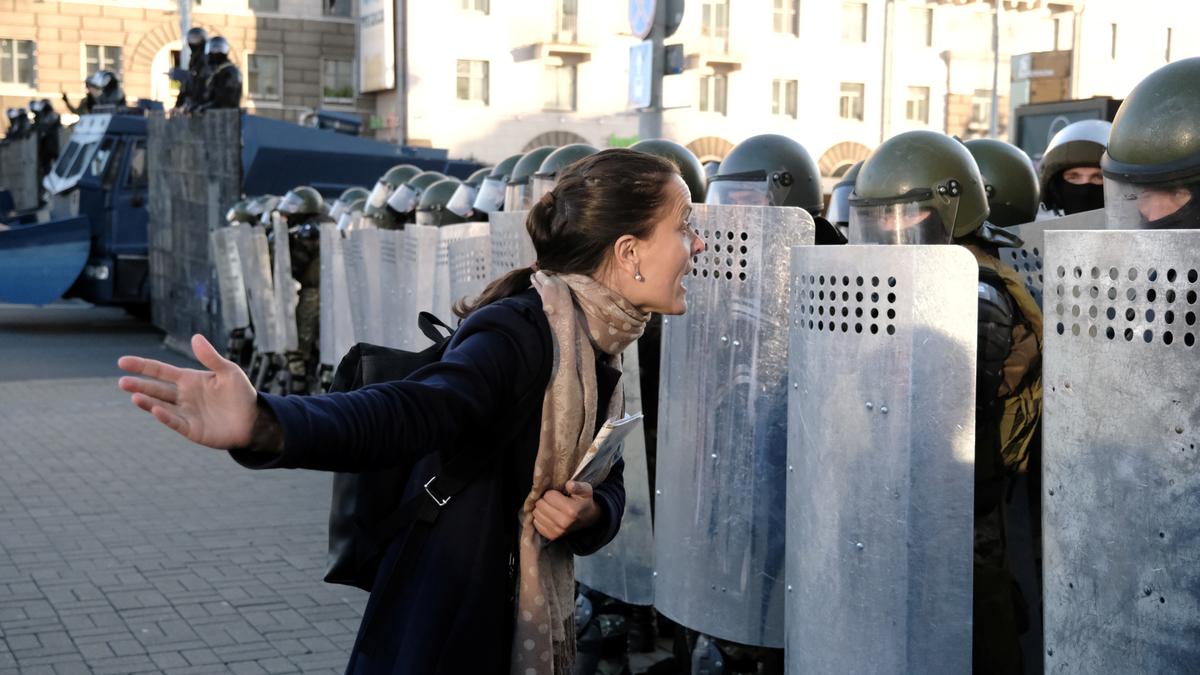 Belarus Mass Rallies, Police Data Leak Keep Pressure on Lukashenko