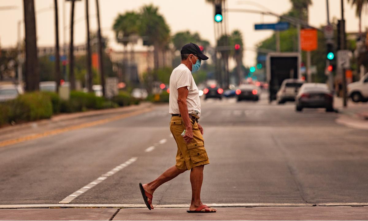 COVID-19 Rate Falling in LA County, Prompting Reconsideration of Mask Mandate