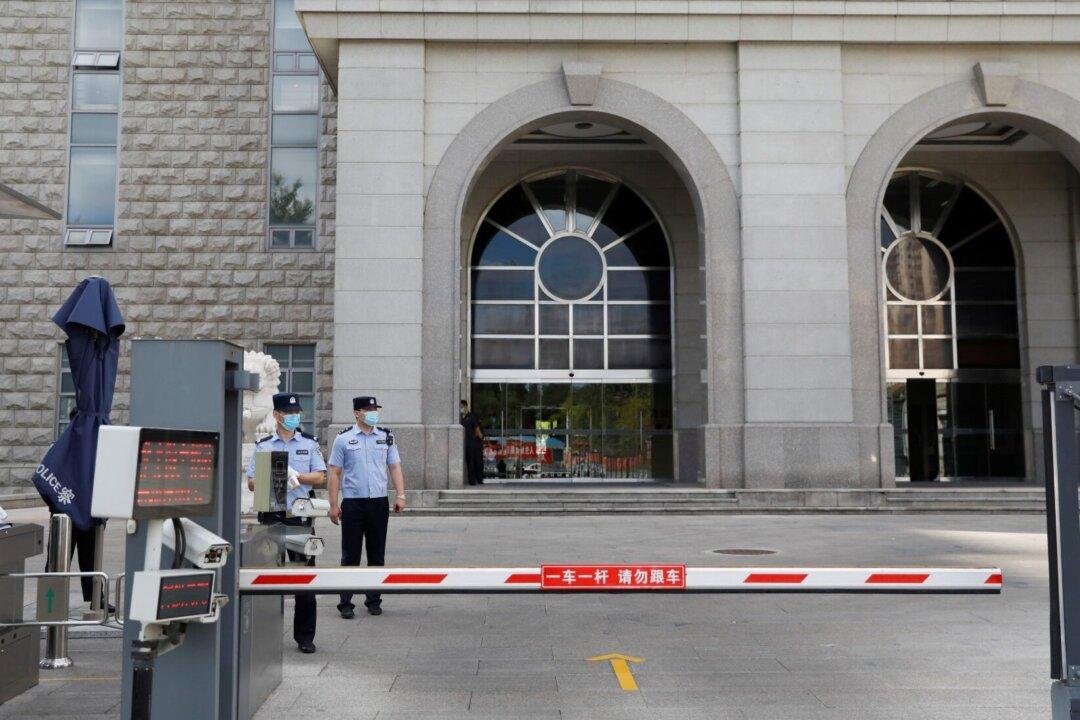 Chinese Attorney Had License Revoked for Defending Falun Gong Practitioner