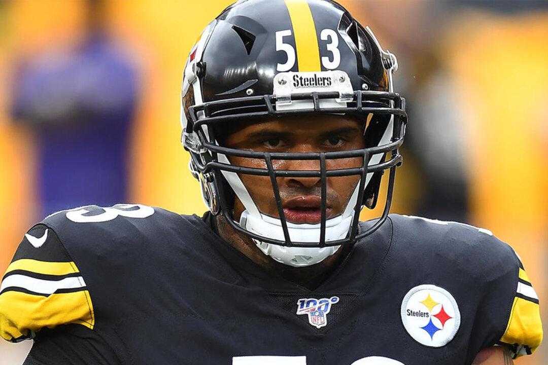 NFL’s Maurkice Pouncey Displays Fallen Pittsburgh Officer on Helmet, Breaks Step With Teammates