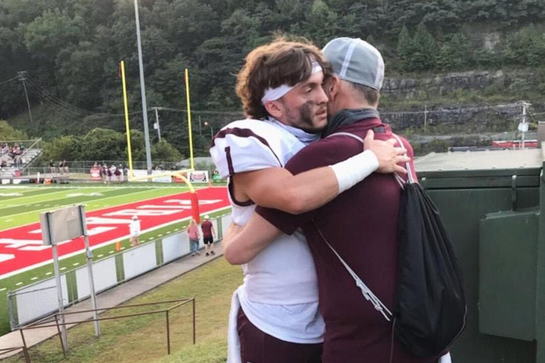 Nurse Arranges for a Plane to Fly a Dying Dad to See Son Play Football One Last Time
