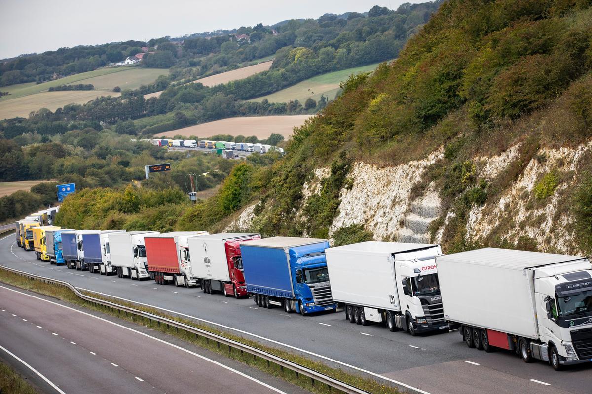 UK Says No-Deal Brexit Could See 7,000-Truck Border Queues