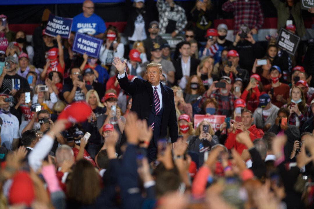 Trump Praises Energy Independence, Says He Is ‘All for Fracking’ at Packed Pennsylvania Rally