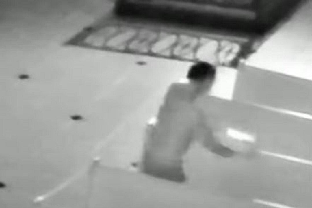 Masked Man Sets Catholic Church on Fire in Florida