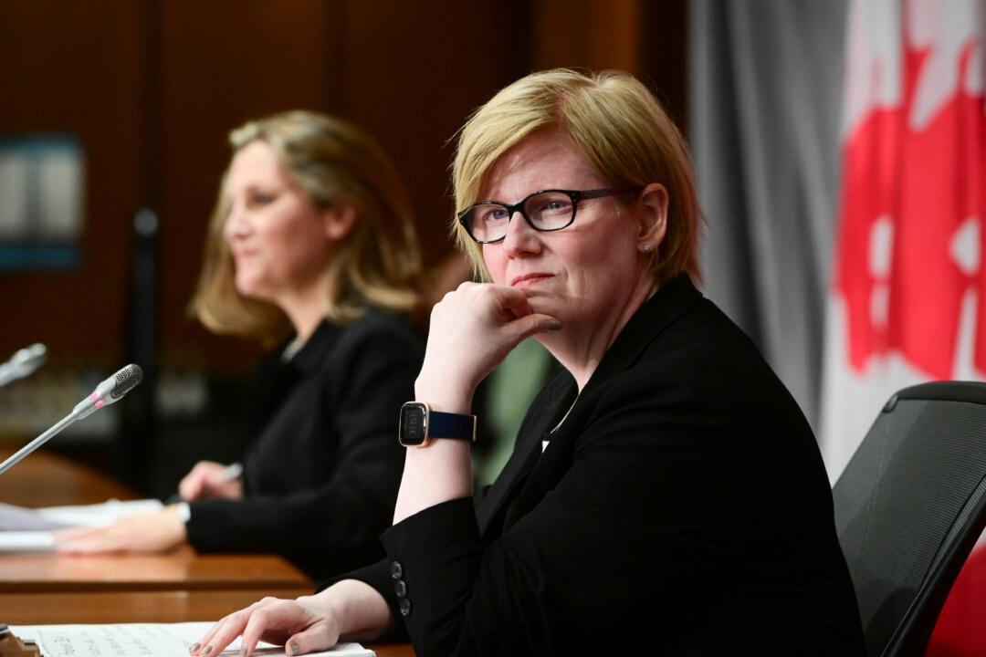 COVID-19 Benefits Boost May Snag NDP Support for Throne Speech