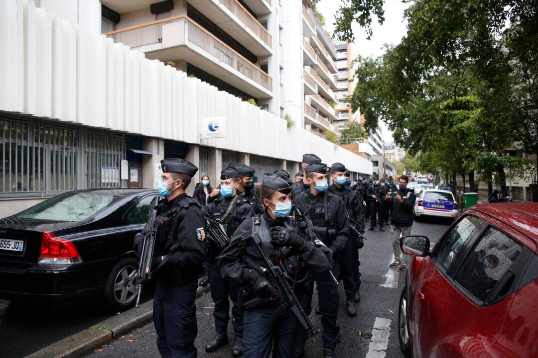Terror Probe Opened After 2 Stabbed in Paris; 2 Arrests