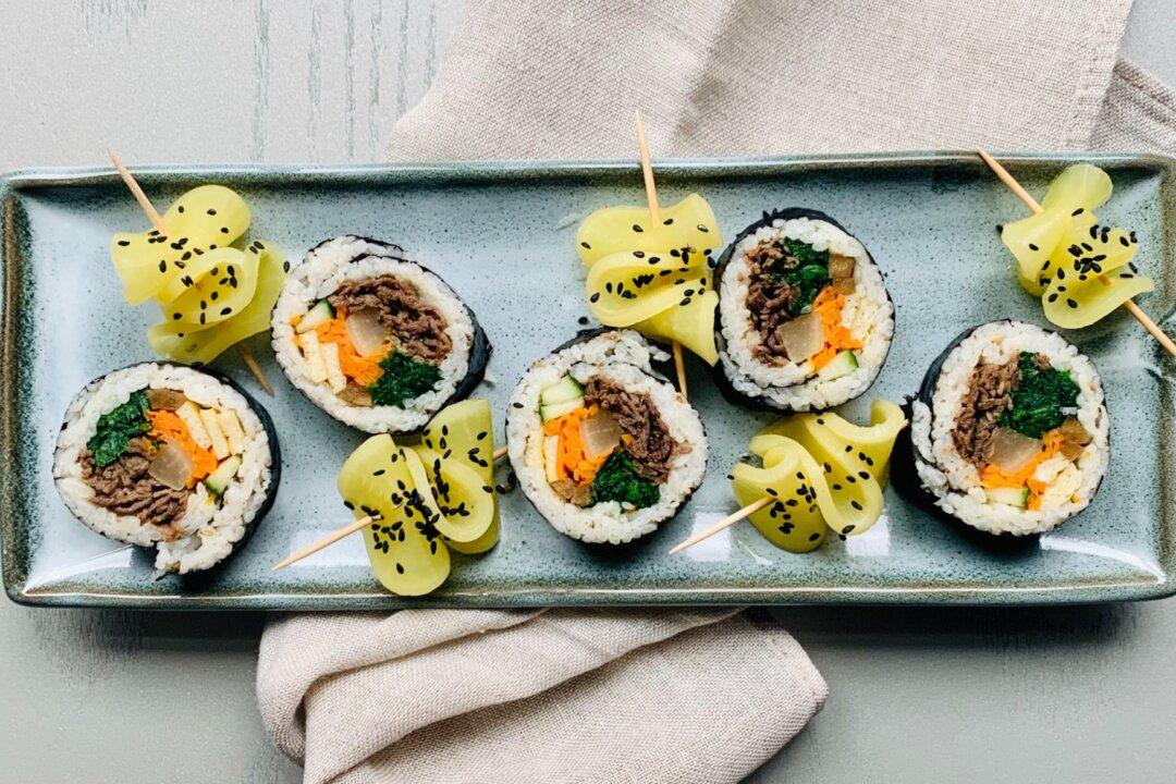 Bulgogi Kimbap (Korean Rice Rolls)
