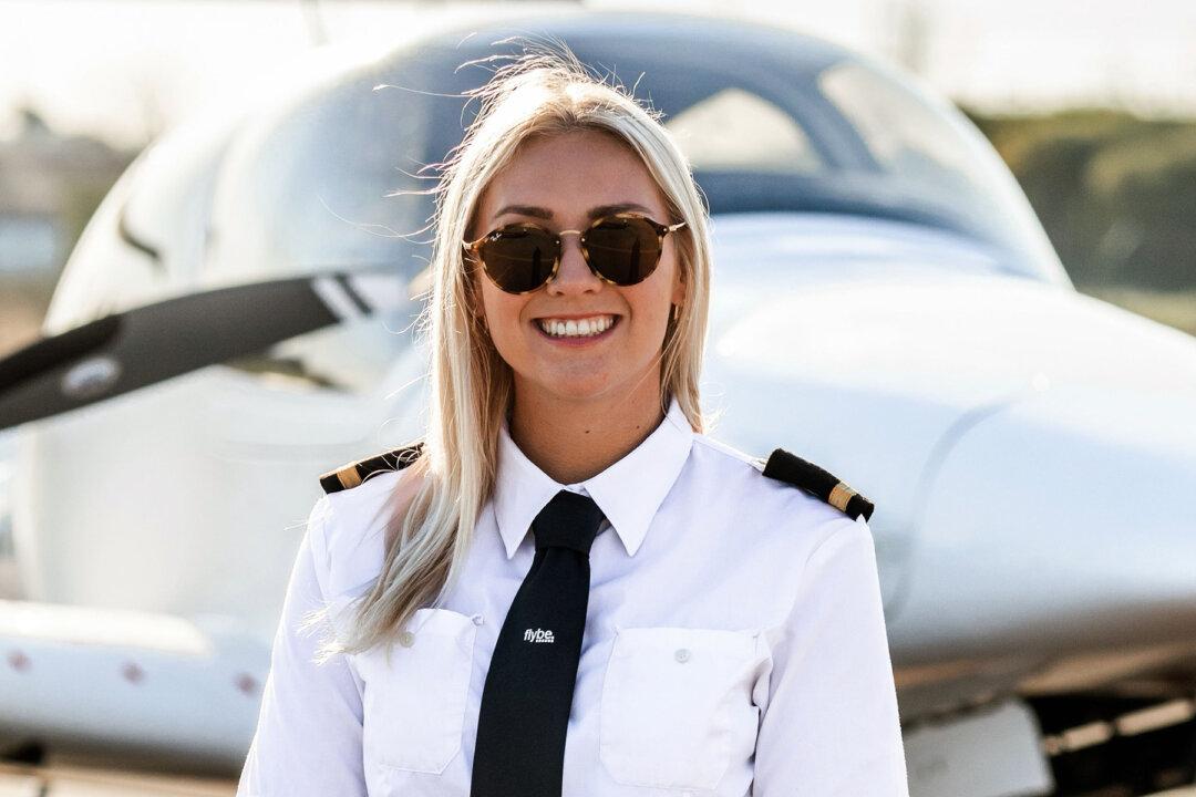 25-Year-Old Former Air Hostess Quits Her Job to Fulfill Her Dream of Becoming a Pilot