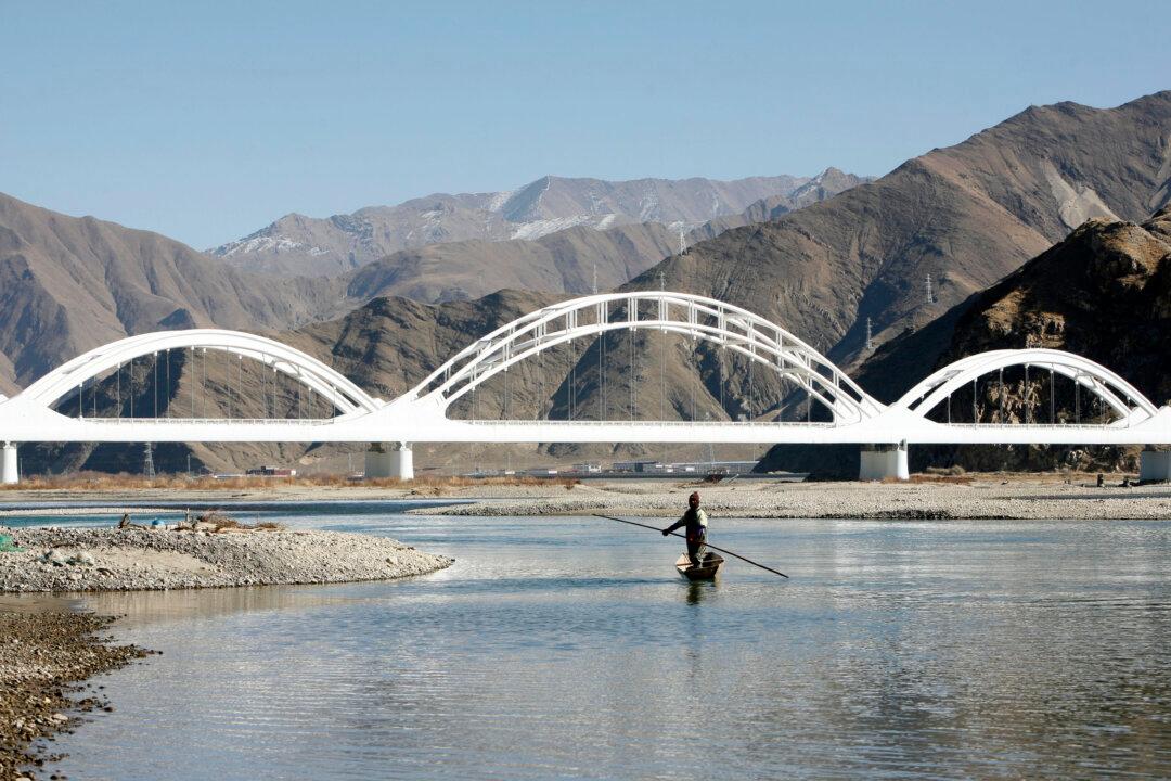 China Plans to ‘Turn Xinjiang Into California’ by Diverting Indian Rivers, Experts Say