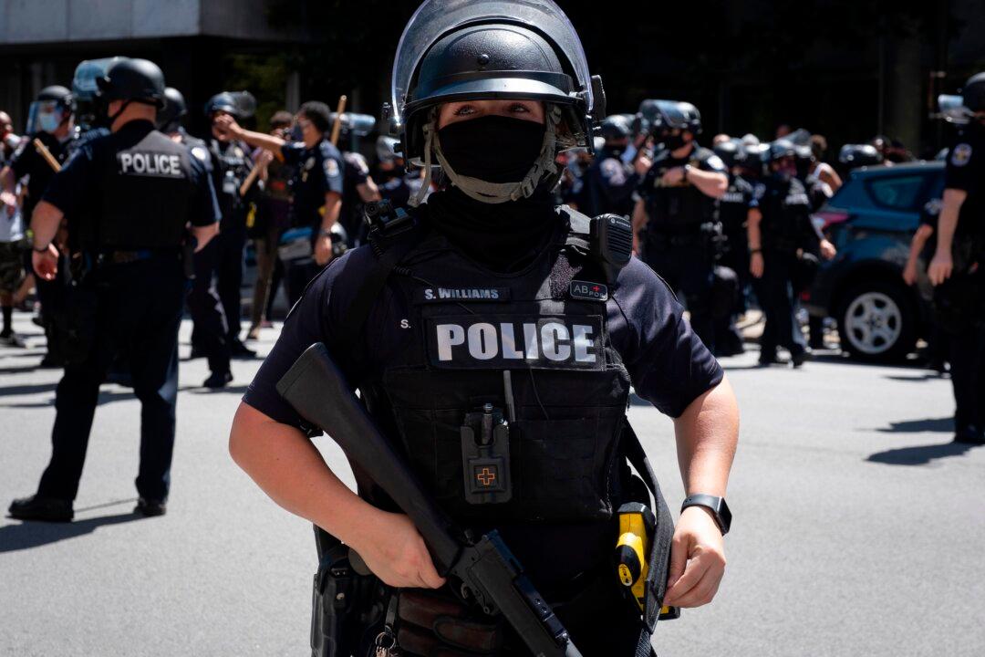 Louisville Man Charged After Allegedly Threatening to Shoot Police Officers in Livestream Video