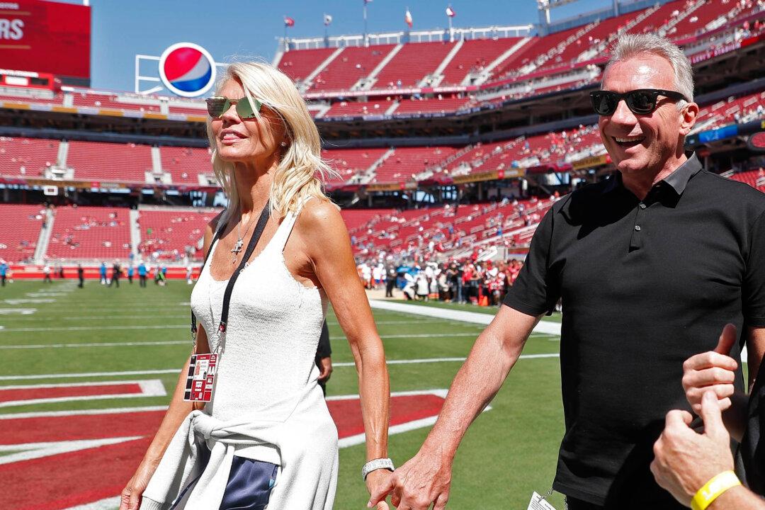 Former 49er Joe Montana, Wife Block Home Intruder From Kidnapping Grandchild