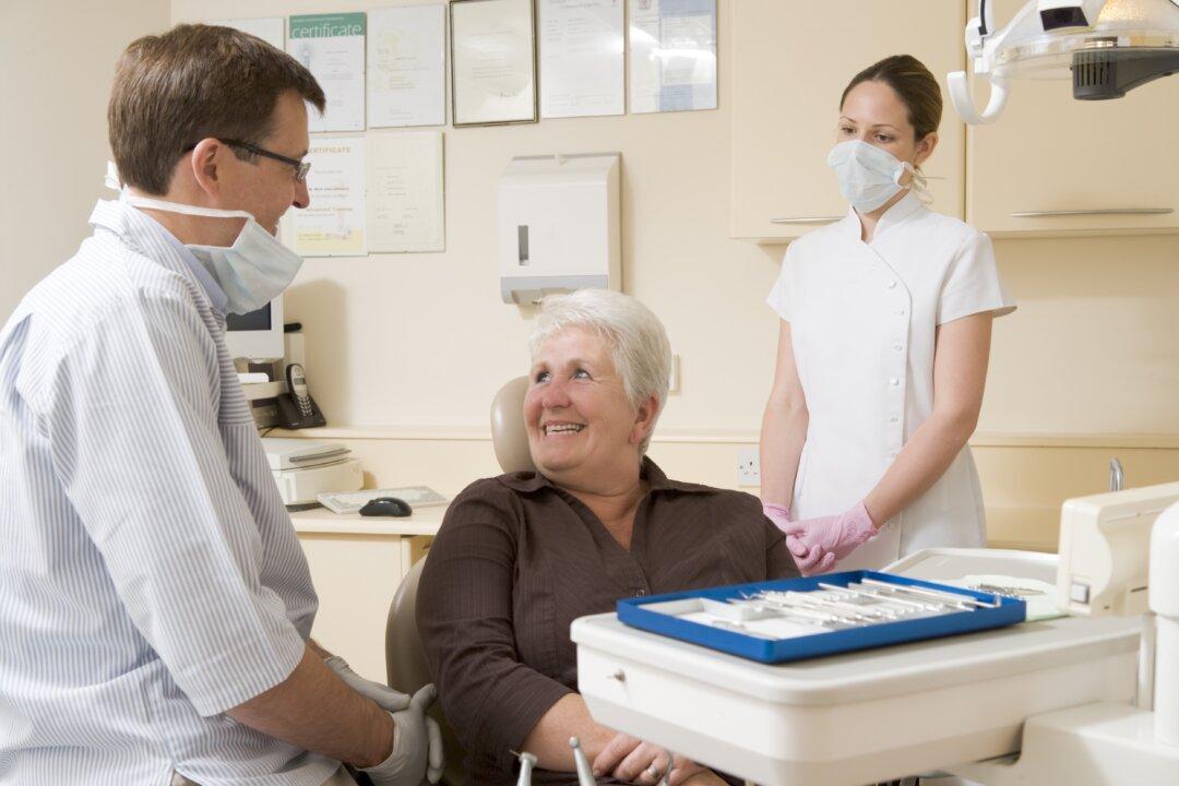 New Dental Treatment Helps Fill Cavities, Insurance Gaps for Seniors