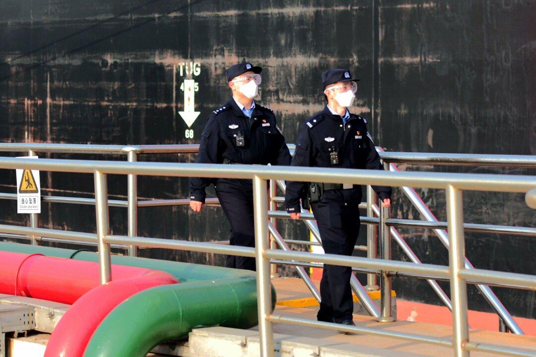 China Encourages Holiday Travel Despite Local Lockdowns to Prevent COVID-19 Spread