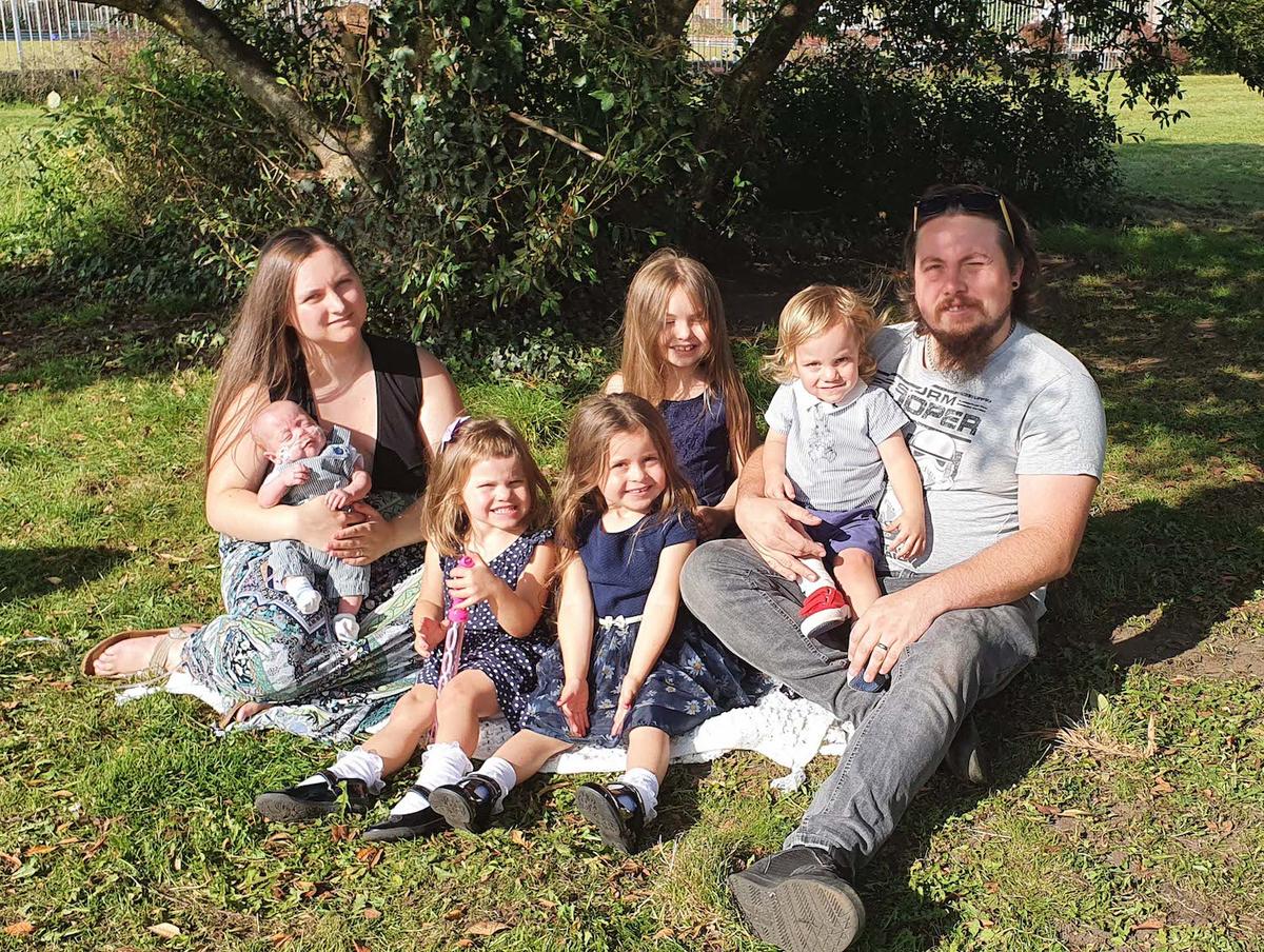 Theodore with his four siblings, Xavier, 1, Kiya, 3, Phoebe, 4, and Sophia, 8, as well as dad David Shirley, 30, and mom Melissa. (Caters News)