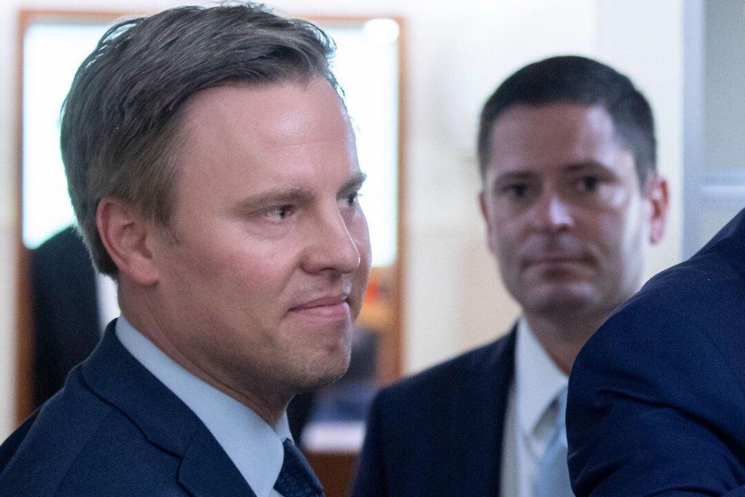 Bill Stepien, Trump Campaign Manager, Returns to Office After COVID-19 Diagnosis