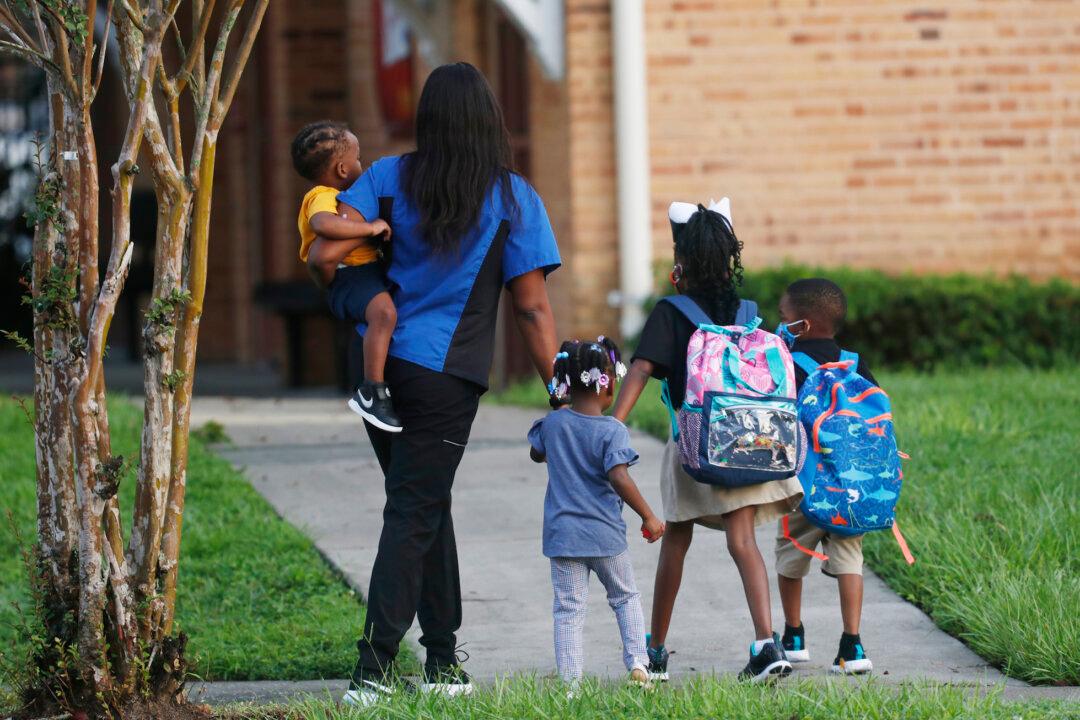 Florida Governor: People Calling for School Closures Are ‘Flat-Earthers of Our Day’