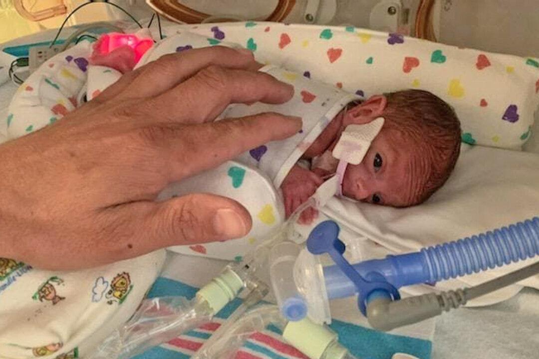 One-Pound ‘Micro-Preemie’ Born at 22 Weeks Goes Home After 133 Days in NICU