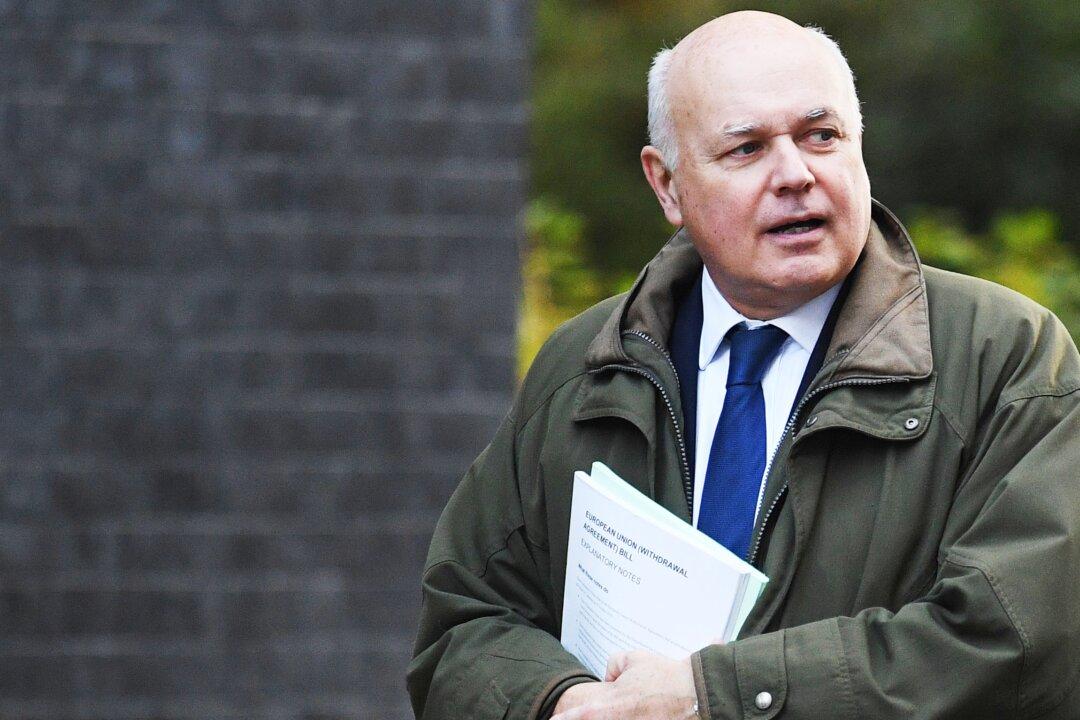 We Can’t ‘Defeat’ CCP Virus, Senior UK Conservative Says