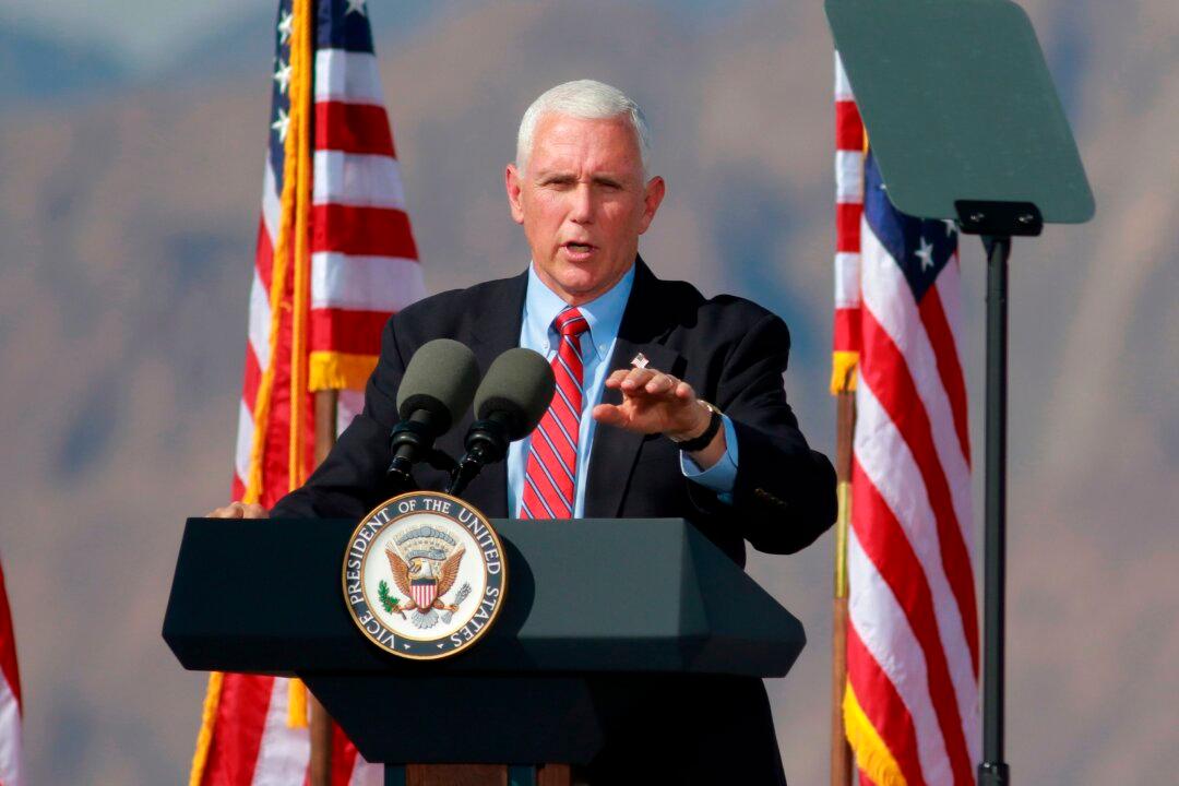 Pence Plans ‘Aggressive’ Campaign Push in Final Weeks Before Election