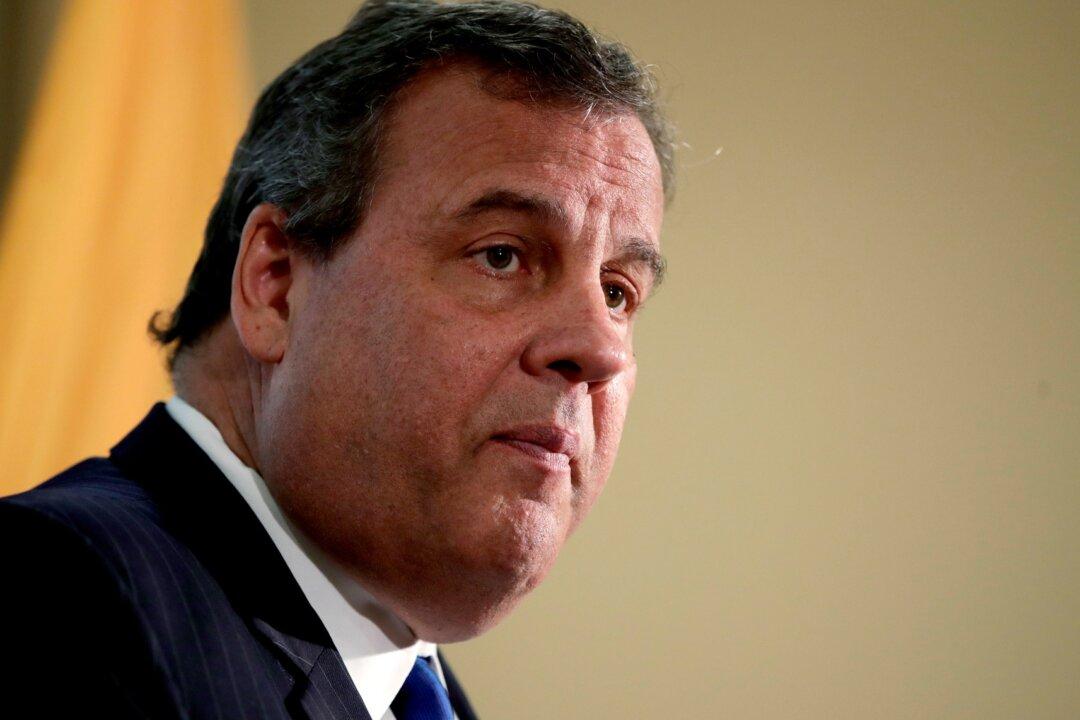 Christie Condemns Trump in Prime-Time CNN Appearance