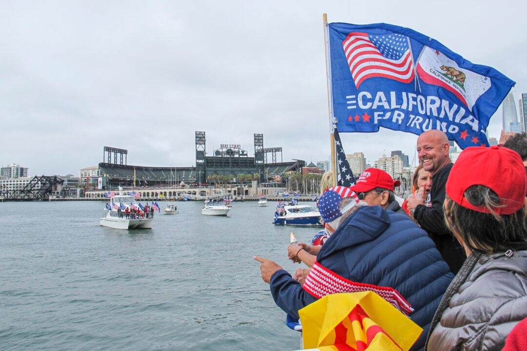 Sheriff Flying Pro-Trump Flag During Boat Parade Violated Hatch Act, Says US Agency