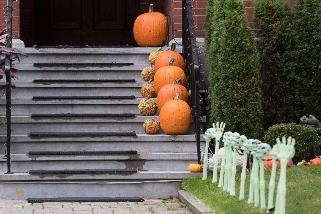 Mask, Pool Noodle, and Hockey Stick: New Tricks for Trick-or-Treating Amid Pandemic