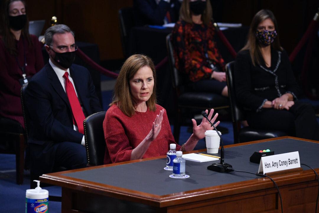 Barrett Had No Conversation With Trump on Obamacare Case, Potential 2020 Election Disputes