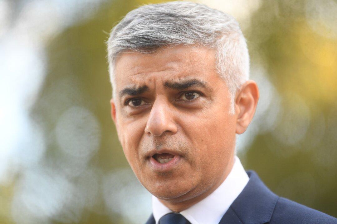 London Mayor Calls for Schools Closures as CCP Virus Cases Rise
