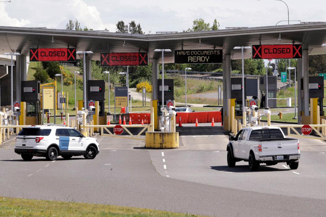 US Extends COVID-19 Border Restrictions With Canada, Mexico to Aug. 21
