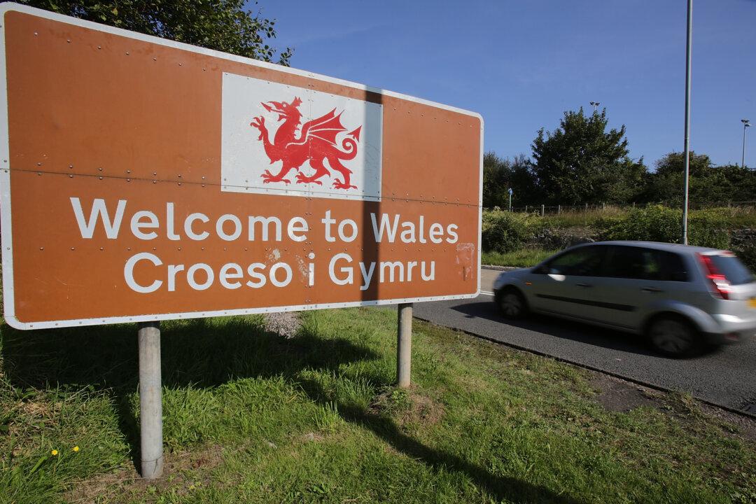 Wales Announces Ban on Travel From Hotspots in Rest of UK