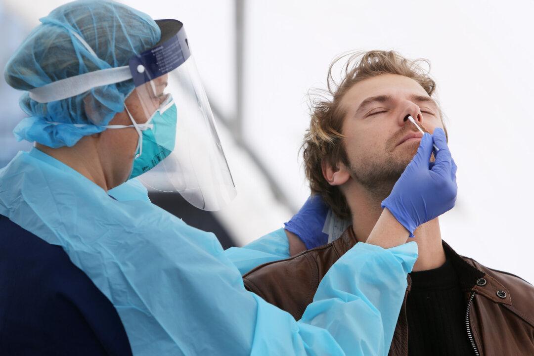 World Won’t Be Adequately Vaccinated From COVID-19 Until 2027: Specialist