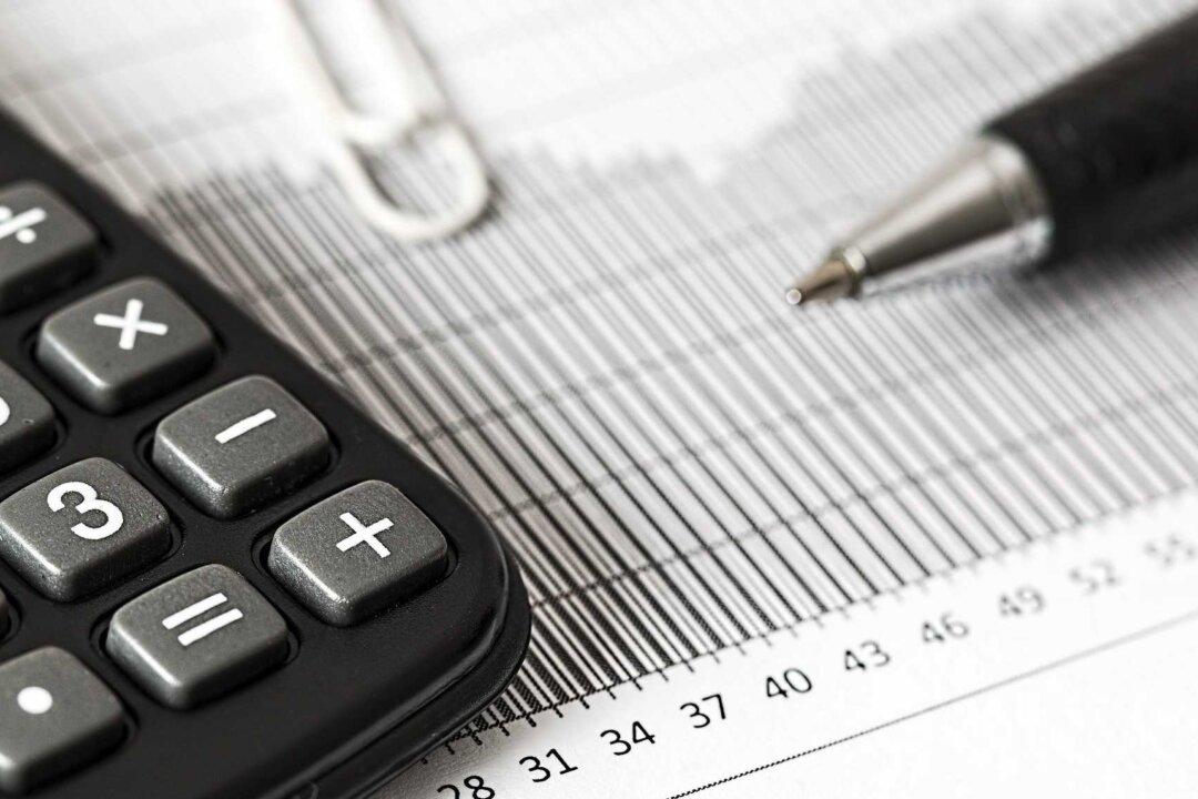 How to Stop Living Paycheck to Paycheck