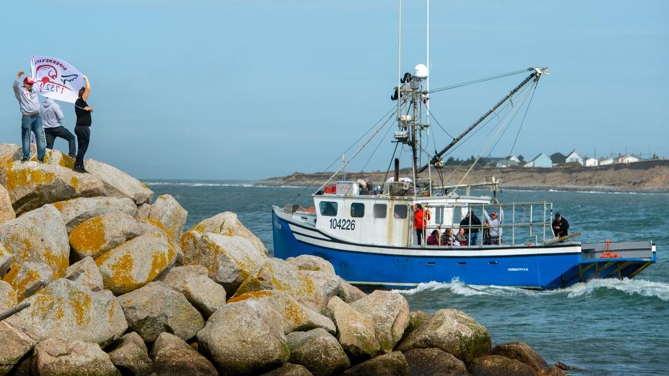 Indigenous Lobster Fishery Presses Ahead Despite Confrontations in Nova Scotia