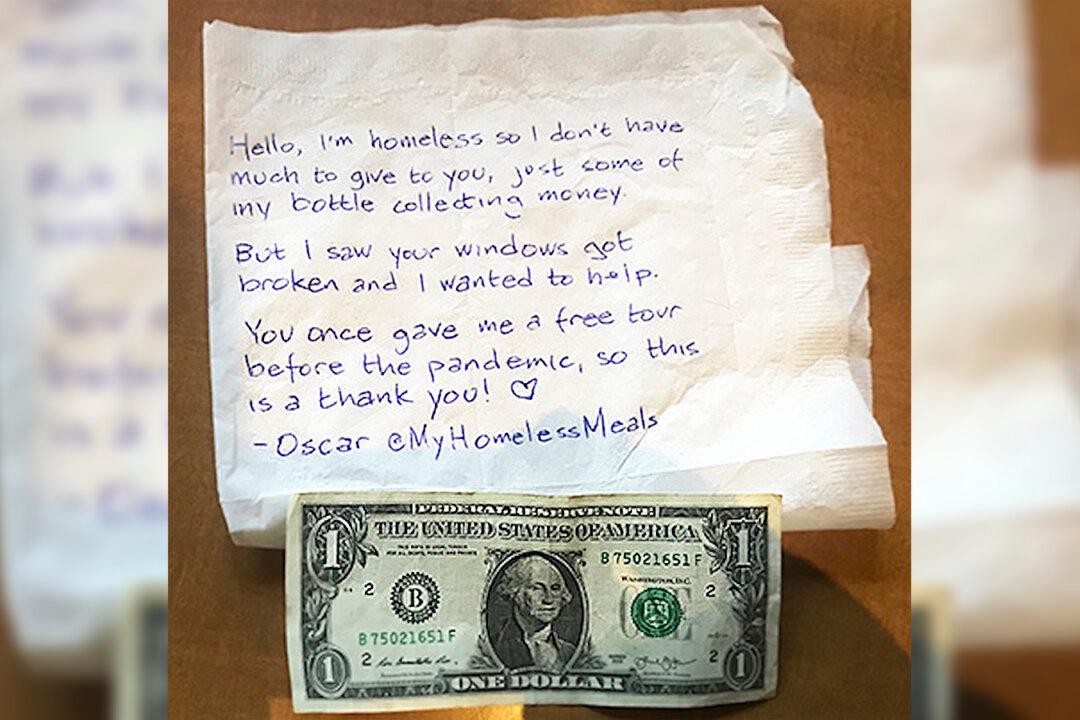 Homeless Man Donates His Last Dollar to Repair Aftermath of Portland Riots: ‘I Wanted to Help’