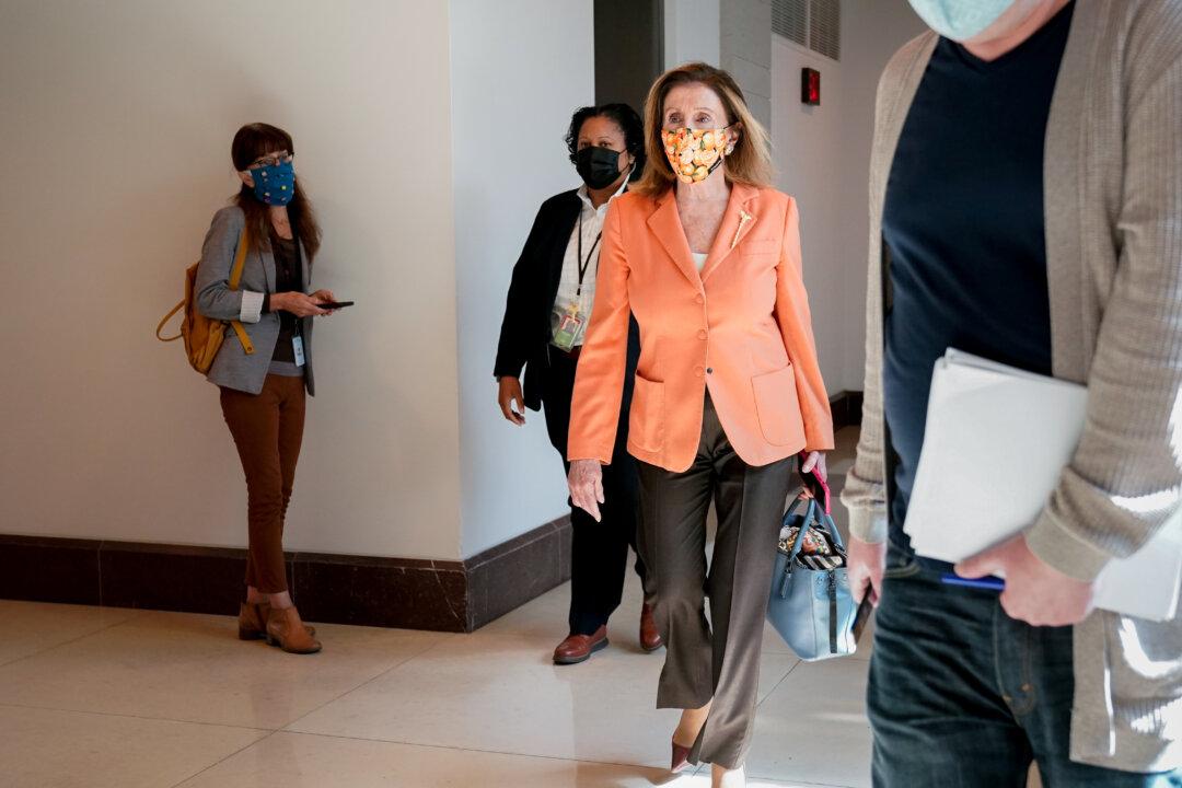 Pelosi: Democrats, White House Moving Closer to Stimulus Deal