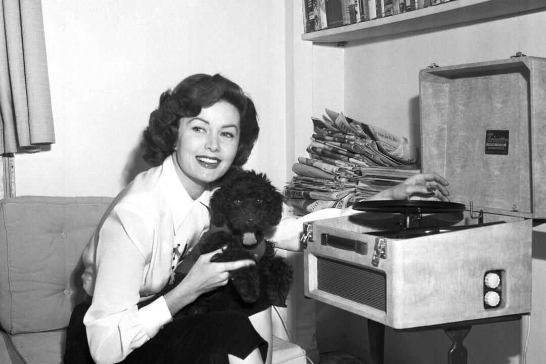 Rhonda Fleming, Film Star of ’40s and ’50s, Dies at 97