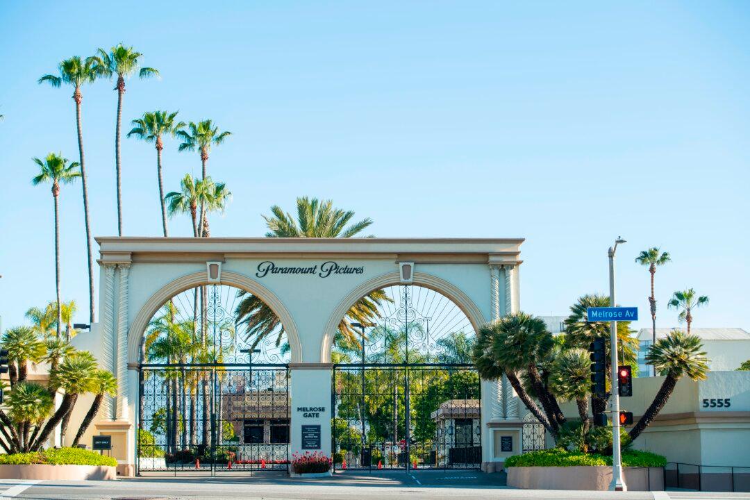 Paramount Sweetens Cash Bid for Warner Bros. Discovery