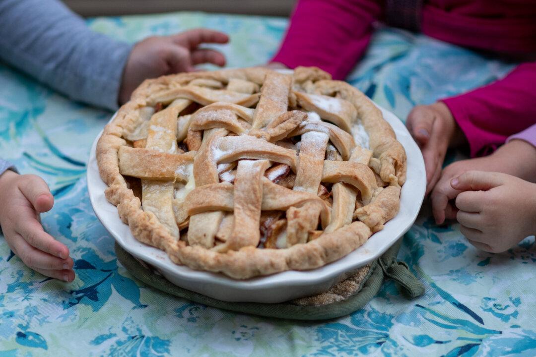 Apple Pie, From Orchard to Oven