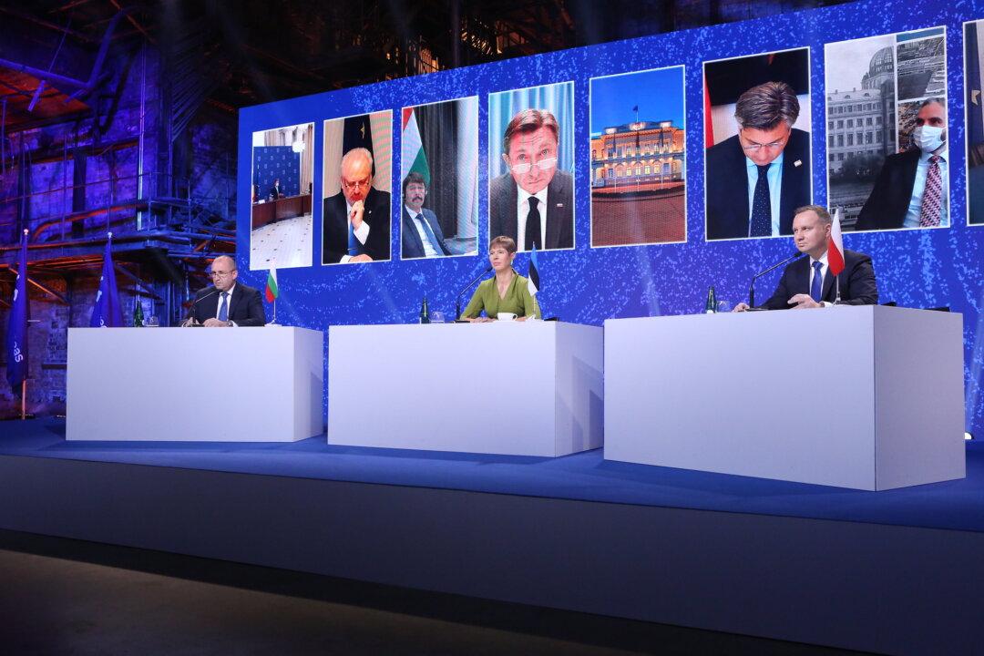 US Commits up to $1 Billion to Stimulate Eastern, Central Europe Infrastructure Investments