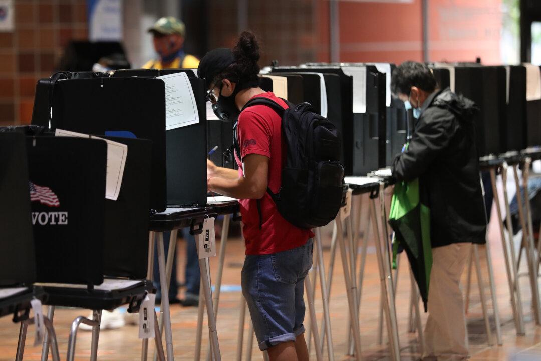 Florida Midterms: Republicans Surpass Democrats in Vote-By-Mail and Early Voting Numbers