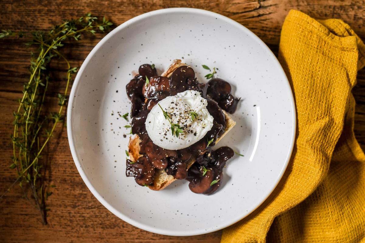 From Burgundy, Famed for Red Wine, a Luxurious Treatment for Humble Eggs on Toast