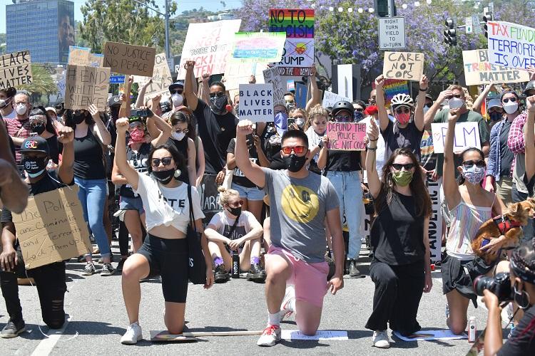 Our Anxious Age Seeks Religion in Its Politics