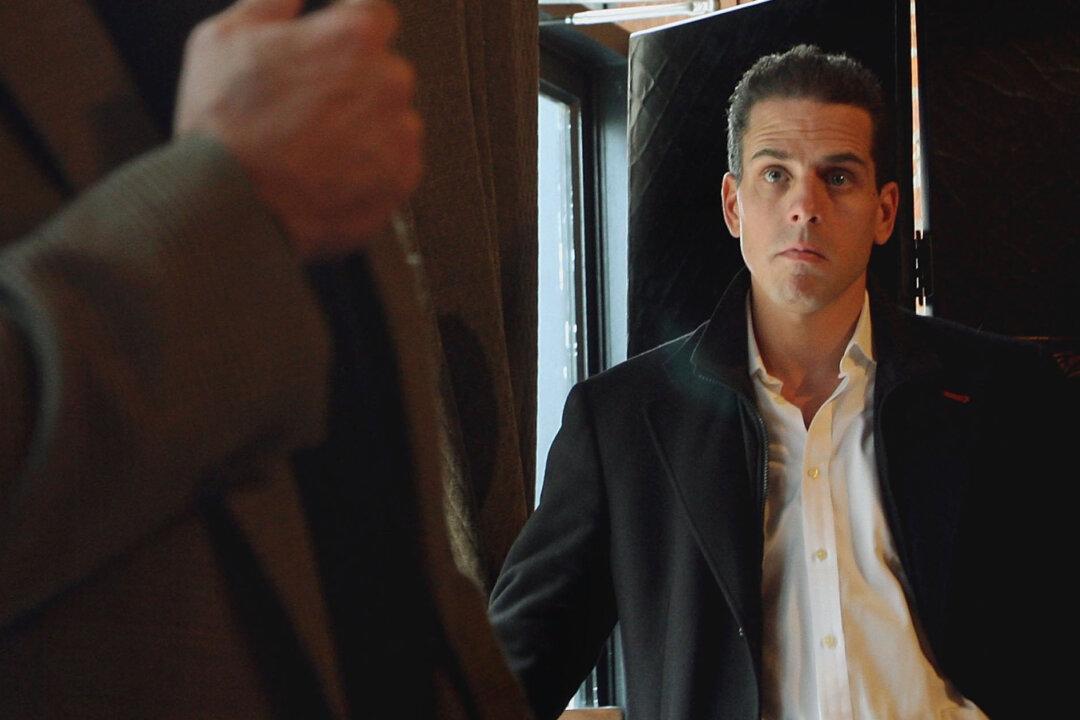 Exclusive: Hunter Biden, CCP-Tied Billionaire Had Close Relationship, Texts Reveal
