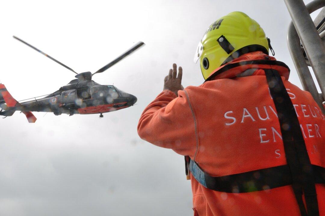 Migrant Boat Sinks in Channel Off Dunkirk, 3 Reported Dead