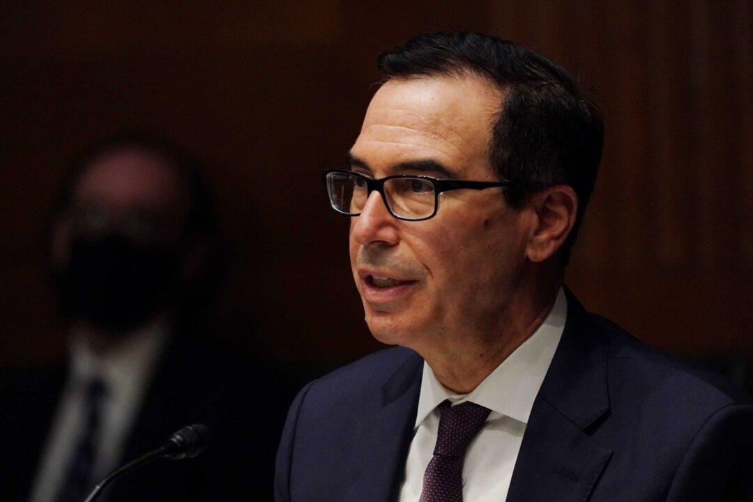 Mnuchin Says Main Street US Companies Need Grants, Not Loans